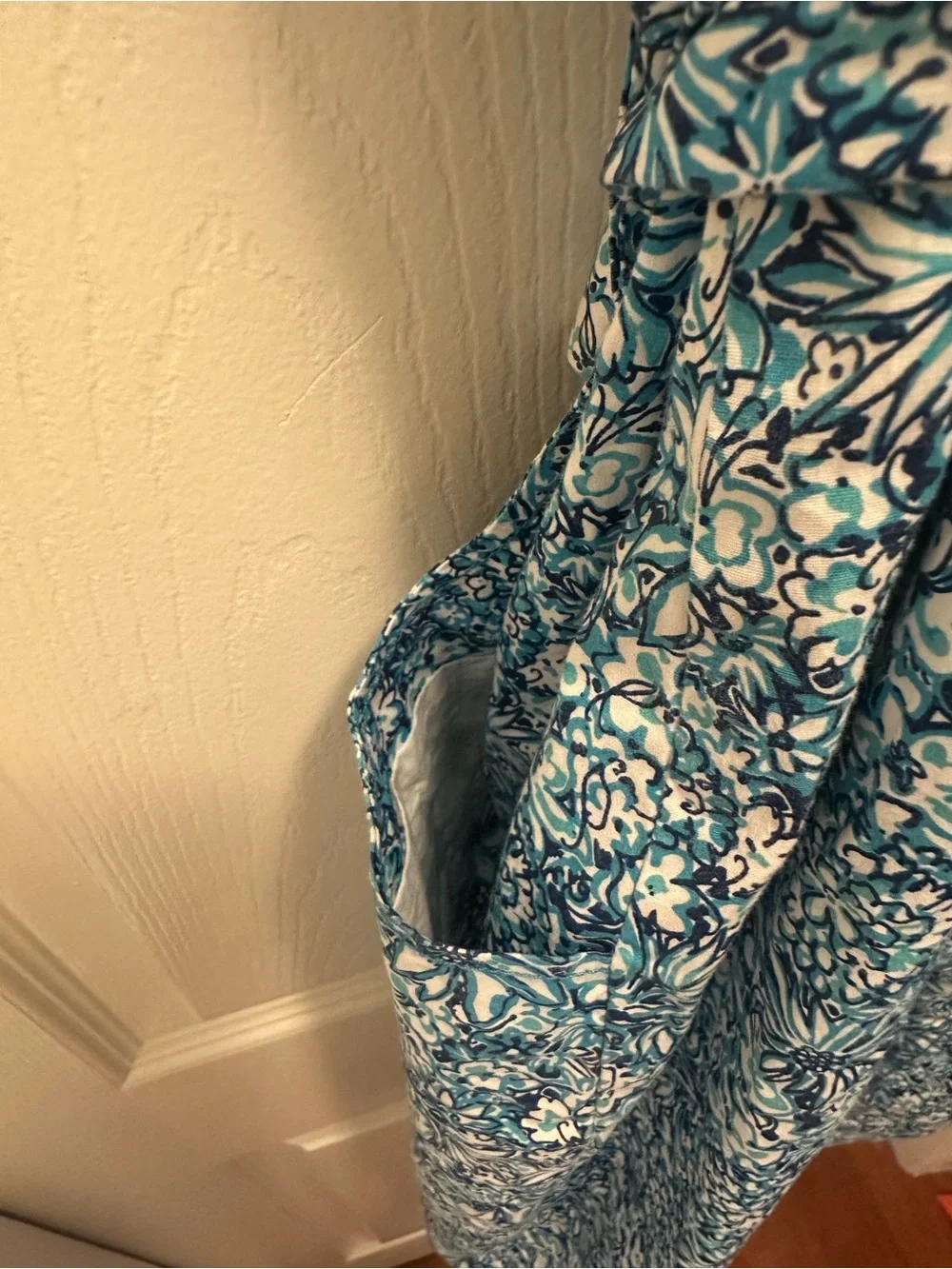 Lilly Pulitzer Gulianna
Stretch Shift Dress in Cumulus Blue Blooming Together - Picture 8 of 10